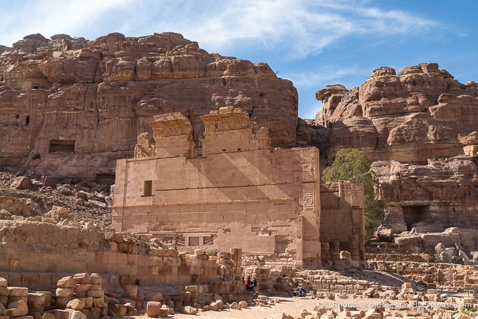 Ruins of Qasr al-Bint backed by mountains.