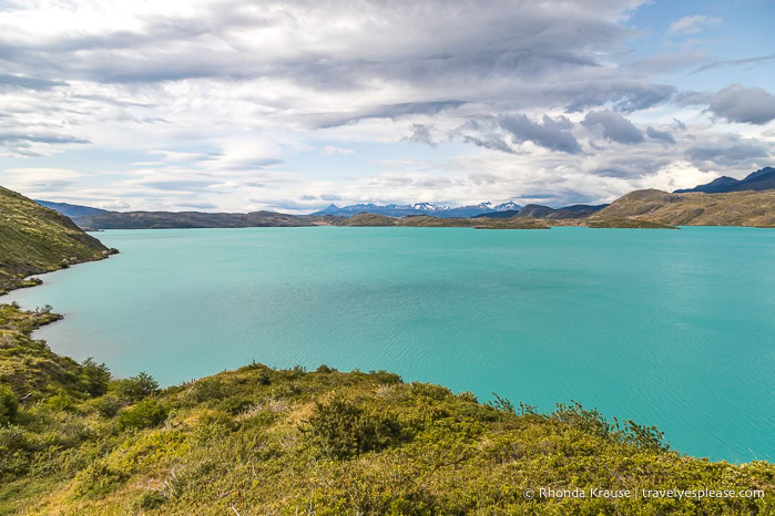 Turquoise water of Lago Pehoe.