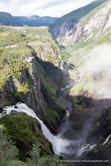 Vøringsfossen and the Måbødalen Valley.