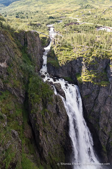 Vøringsfossen and the Bjoreio River.