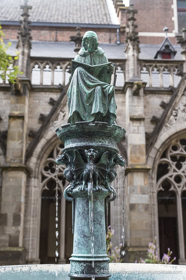 Fountain sculpture in the cloister garden of the Dom Church.