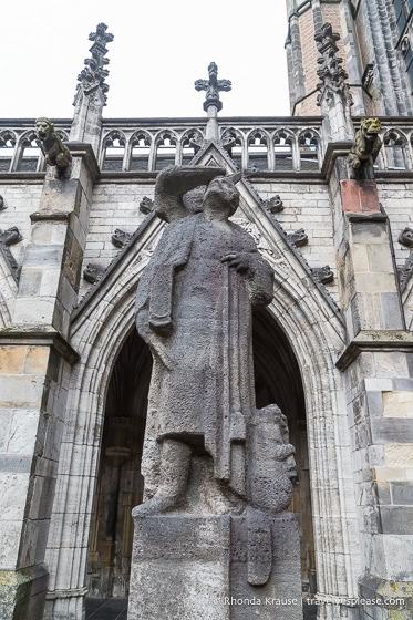 Sculpture in the cloister garden of the Dom Church.